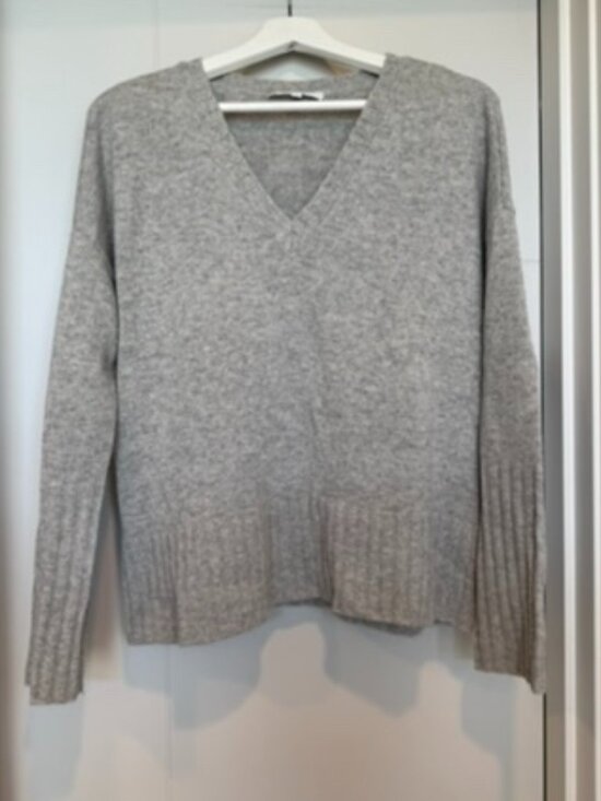 Not Monday Sweaters - Not Monday Siena 100% Cashmere V-Neck Sweater size XS